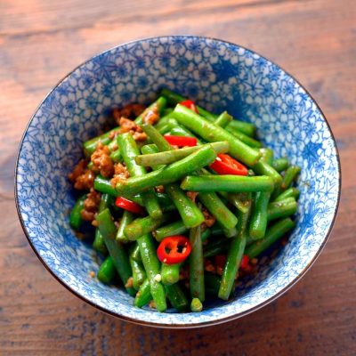Stir-fry French Bean with minced Beef and Dried shrimp sause